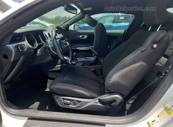 1FA6P8CF5J5170255 2018 FORD MUSTANG White Vista interior delantera