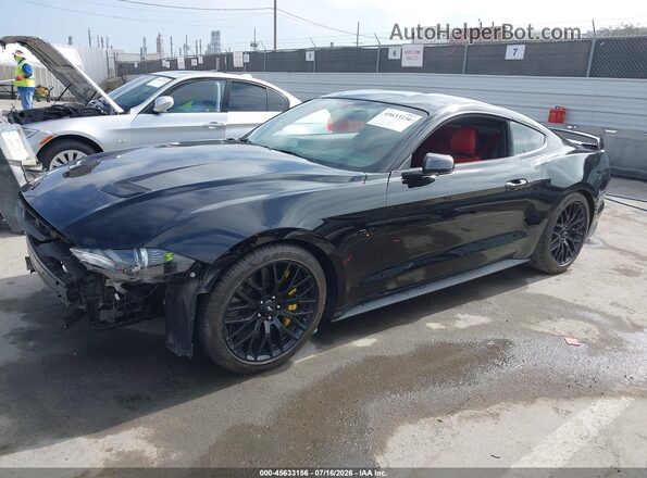 1FA6P8CF6K5109000 2019 FORD MUSTANG Черный Передняя левая четверть