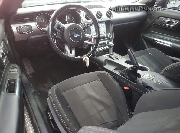 1FA6P8CF8K5173765 2019 FORD MUSTANG Red Widok deski rozdzielczej