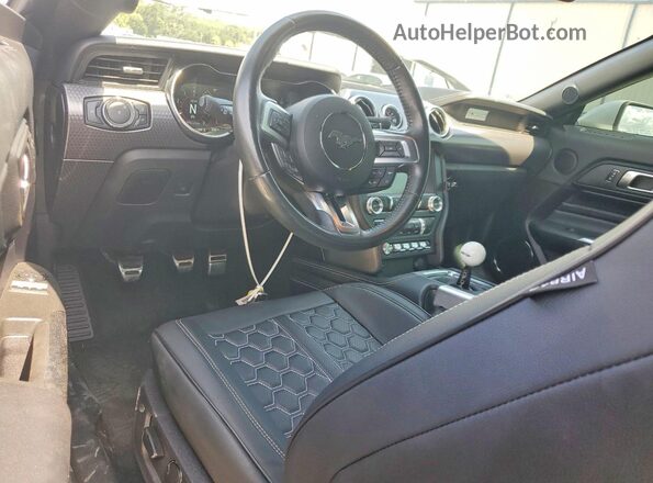 1FA6P8CF9K5174052 2019 FORD MUSTANG Серебряный Вид панели приборов