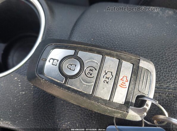 1FA6P8CFXJ5107622 2018 FORD MUSTANG Silver Vista del salpicadero