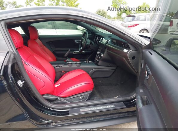 1FA6P8CFXJ5108592 2018 FORD MUSTANG Черный Вид салона спереди