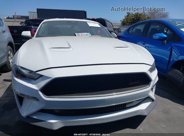 1FA6P8CFXN5128685 2022 FORD MUSTANG Белый Вид задней части салона