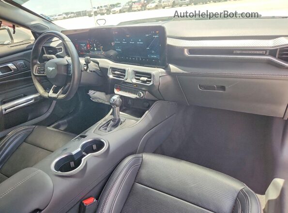 1FA6P8CFXS5401359 2025 FORD MUSTANG White Widok deski rozdzielczej