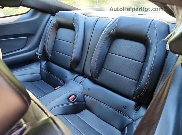 1FA6P8R08M5555588 2021 FORD MUSTANG Silver Vista de los asientos traseros