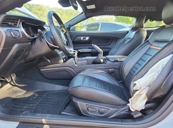 1FA6P8R08M5555588 2021 FORD MUSTANG Silver Vista interior delantera