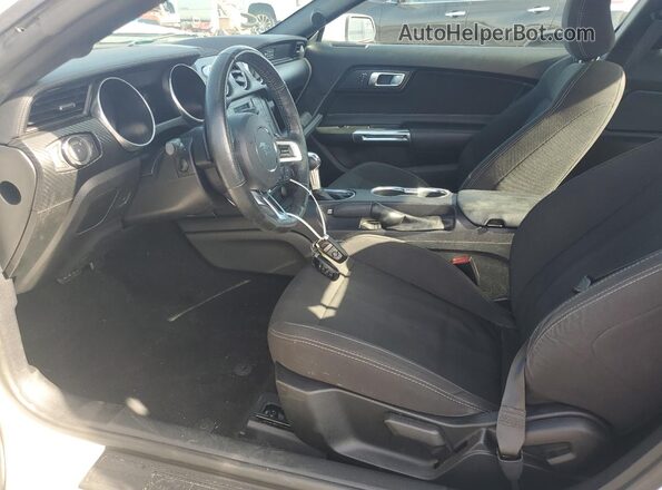 1FA6P8TH0L5126698 2020 FORD MUSTANG White Widok wnętrza z przodu