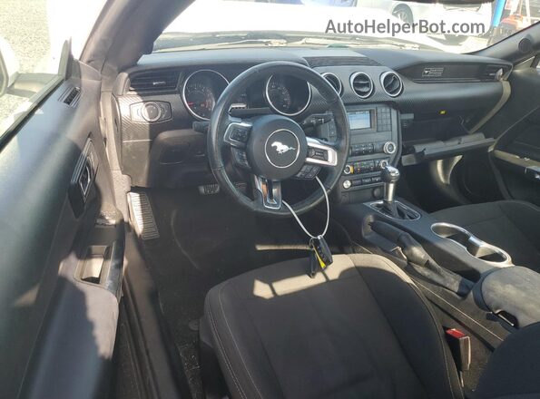 1FA6P8TH0L5126698 2020 FORD MUSTANG White Widok deski rozdzielczej