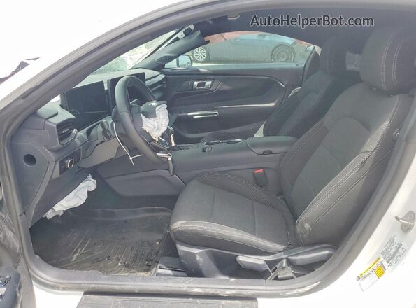 1FA6P8TH0S5124836 2025 FORD MUSTANG White Widok wnętrza z przodu