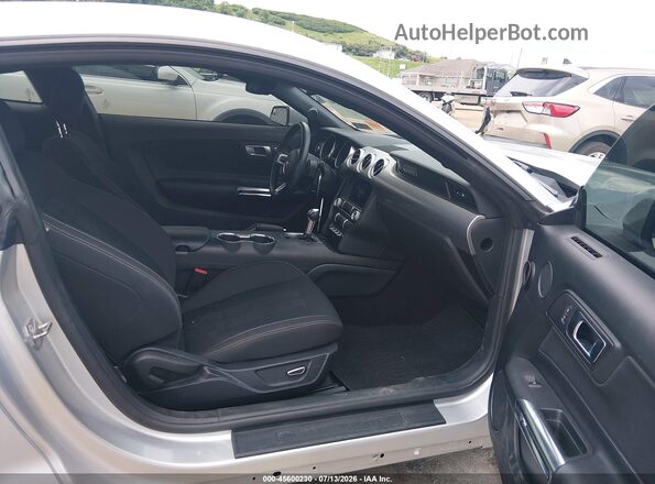 1FA6P8TH1K5201133 2019 FORD MUSTANG Серебряный Вид салона спереди