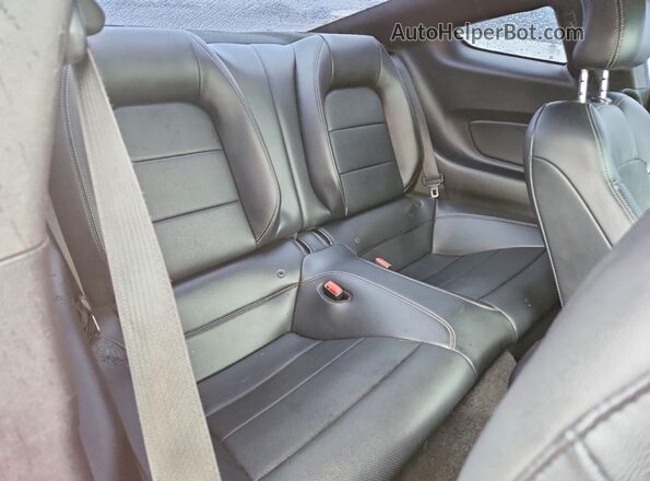 1FA6P8TH2H5249720 2017 FORD MUSTANG Red Вид задніх сидінь