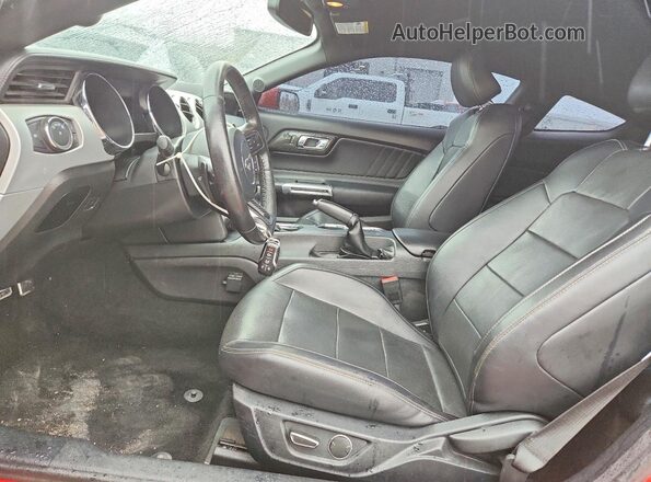 1FA6P8TH2H5249720 2017 FORD MUSTANG Red Вид салону спереду