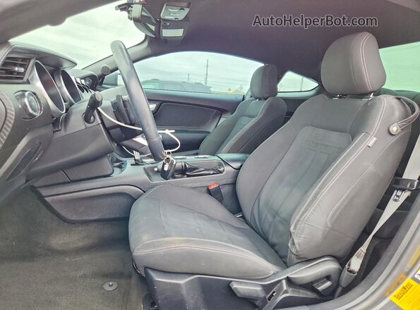1FA6P8TH2J5108393 2018 FORD MUSTANG Gray Vista interior delantera