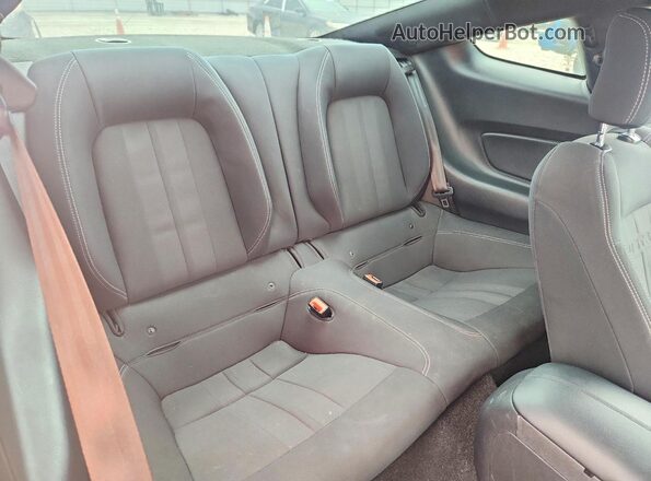 1FA6P8TH3K5163095 2019 FORD MUSTANG Red Widok tylnych siedzeń
