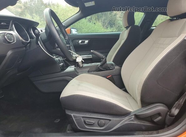 1FA6P8TH3L5134181 2020 FORD MUSTANG Orange Front interior view