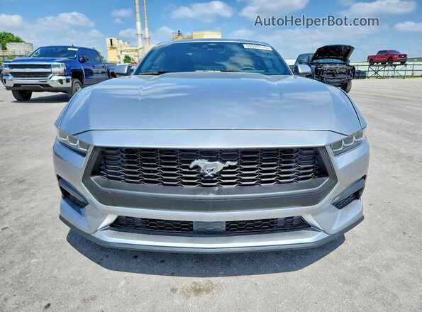 1FA6P8TH3R5126140 2024 FORD MUSTANG Silver Widok z przodu