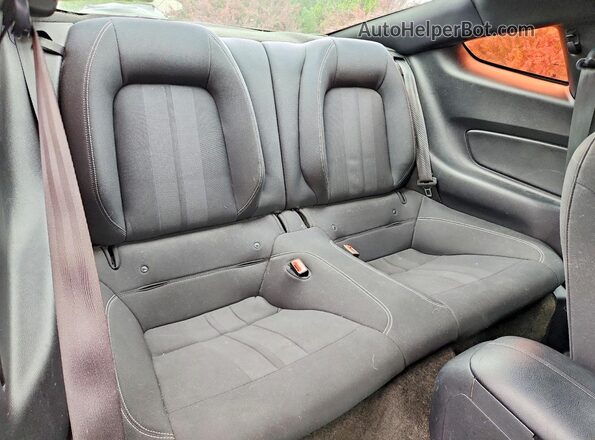 1FA6P8TH4J5162696 2018 FORD MUSTANG Gray Widok tylnych siedzeń