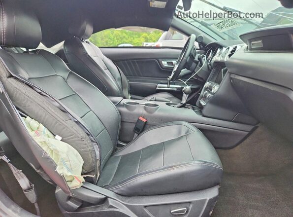 1FA6P8TH4J5183676 2018 FORD MUSTANG Burgundy Front interior view