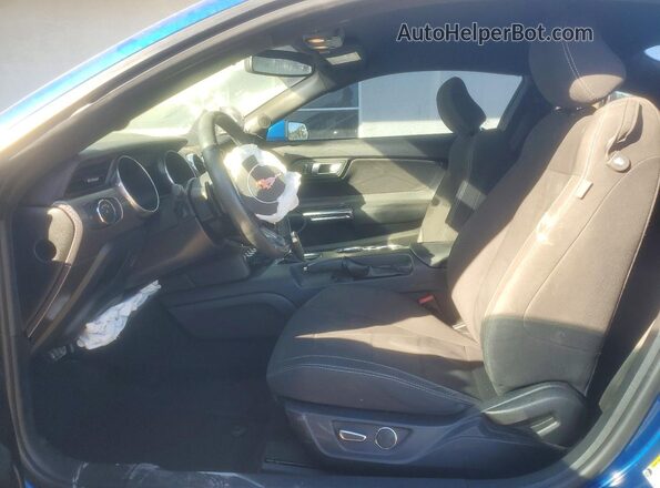 1FA6P8TH5J5137466 2018 FORD MUSTANG Синий Вид салона спереди