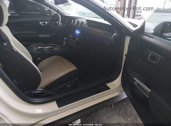 1FA6P8TH5J5166563 2018 FORD MUSTANG White Вид салону спереду