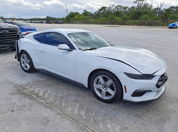 1FA6P8TH5T5101800 2026 FORD MUSTANG White Przód prawy