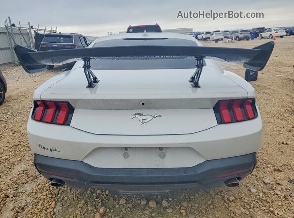 1FA6P8TH6R5118369 2024 FORD MUSTANG Белый Вид сзади