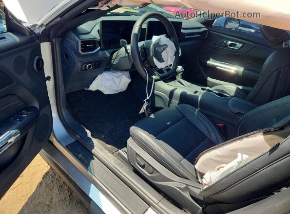 1FA6P8TH6T5115964 2026 FORD MUSTANG Silver Dashboard view