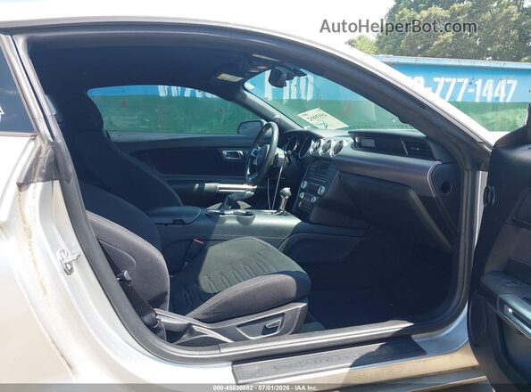 1FA6P8TH8H5214065 2017 FORD MUSTANG Silver წინა სალონის ხედი
