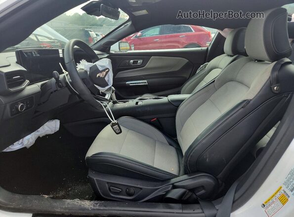 1FA6P8TH8S5110053 2025 FORD MUSTANG White Вид салону спереду