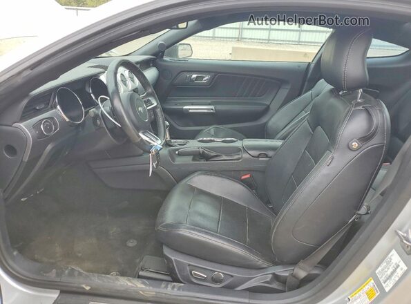 1FA6P8THXH5217842 2017 FORD MUSTANG Silver Вид салону спереду