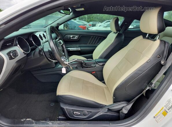 1FA6P8THXH5329265 2017 FORD MUSTANG White Front interior view