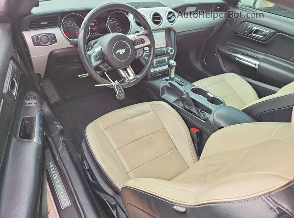 1FA6P8THXH5329265 2017 FORD MUSTANG White Dashboard view