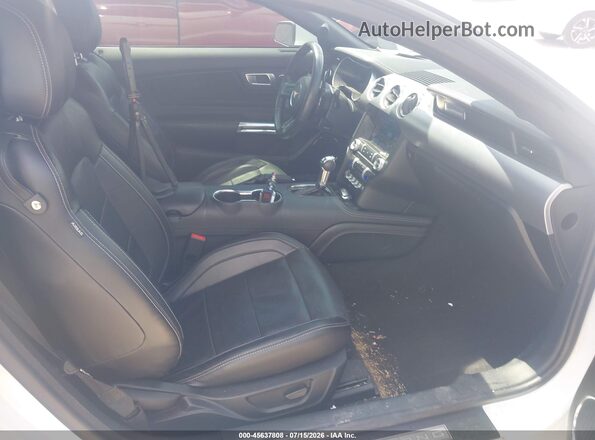 1FA6P8THXP5107436 2023 FORD MUSTANG White Widok wnętrza z przodu