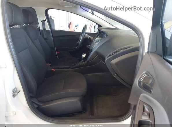 1FADP3E20JL248716 2018 FORD FOCUS Белый Вид салона спереди