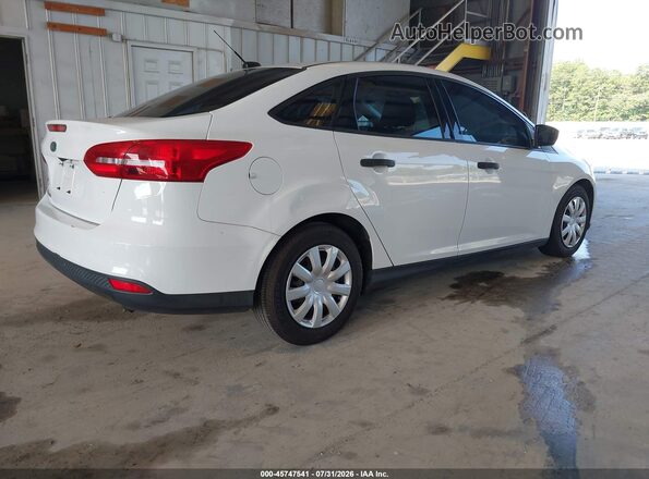 1FADP3E20JL248716 2018 FORD FOCUS Белый Задняя правая четверть