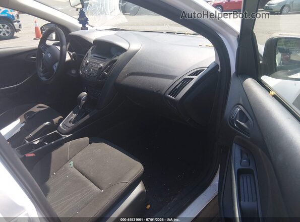 1FADP3E22HL240224 2017 FORD FOCUS White Vista interior delantera