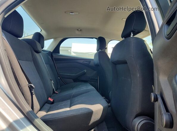 1FADP3E22HL338959 2017 FORD FOCUS Silver Vista de los asientos traseros