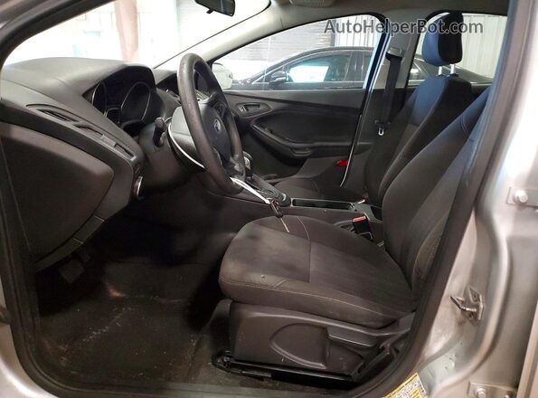 1FADP3E23GL397470 2016 FORD FOCUS Silver Front interior view