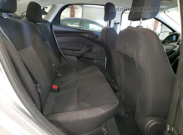 1FADP3E23GL397470 2016 FORD FOCUS Silver Rear seats view