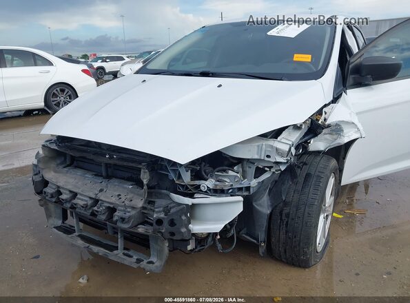 1FADP3E24HL262063 2017 FORD FOCUS Белый Вид спереди