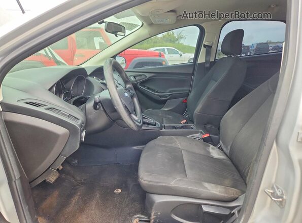 1FADP3E24HL322326 2017 FORD FOCUS Silver წინა სალონის ხედი