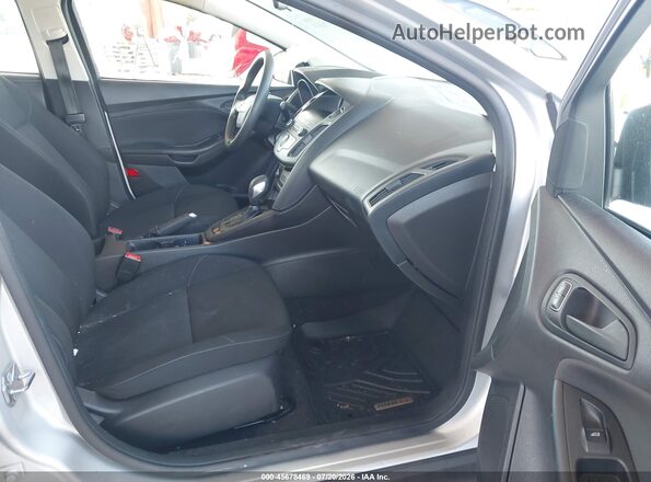 1FADP3E25JL208079 2018 FORD FOCUS Silver Vista interior delantera