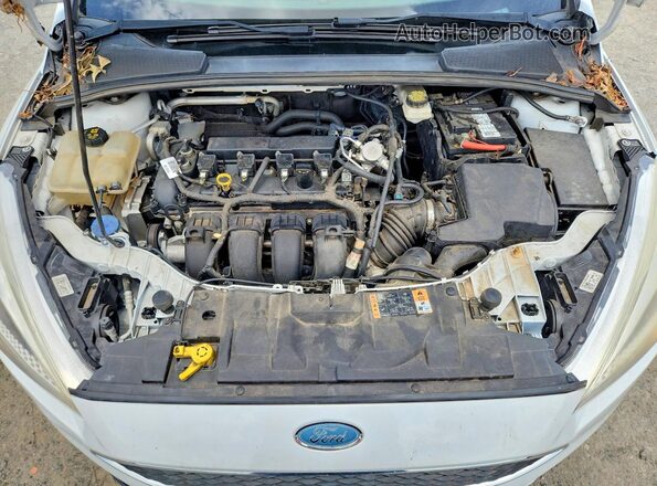 1FADP3E25JL299290 2018 FORD FOCUS White Rear interior view