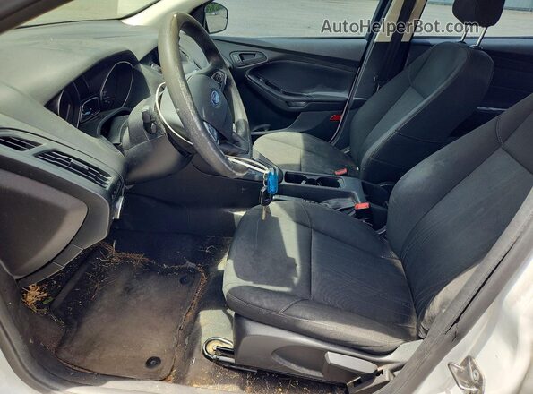 1FADP3E25JL299290 2018 FORD FOCUS White Front interior view