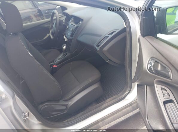 1FADP3E27HL317024 2017 FORD FOCUS Silver წინა სალონის ხედი