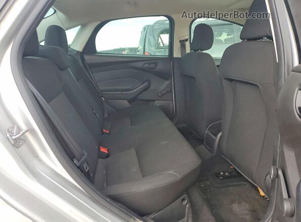 1FADP3E27HL348340 2017 FORD FOCUS Silver უკანა სალონის ხედი