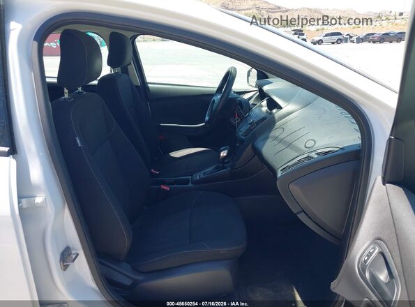 1FADP3E27JL292874 2018 FORD FOCUS White Vista interior delantera