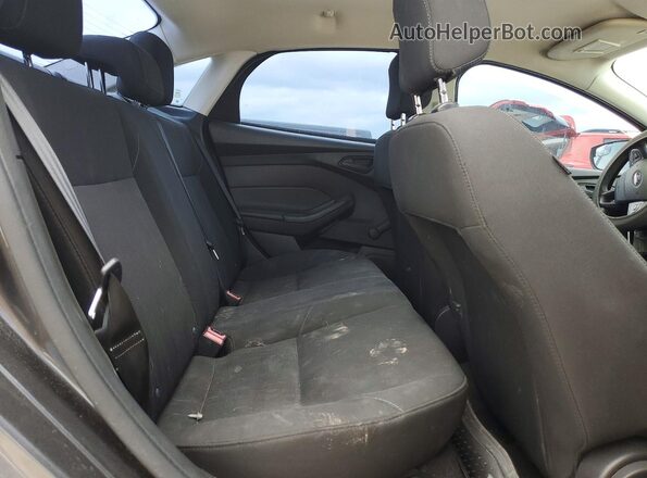 1FADP3E28GL288843 2016 FORD FOCUS Gray Rear interior view