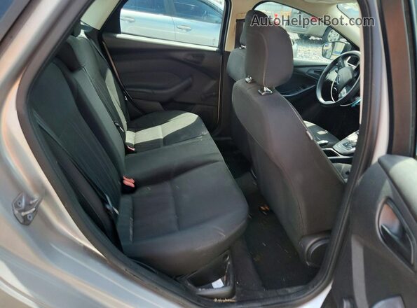 1FADP3E28GL357546 2016 FORD FOCUS Silver Вид задніх сидінь