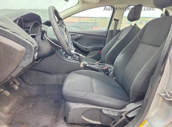 1FADP3E28GL361743 2016 FORD FOCUS Серебряный Вид салона спереди